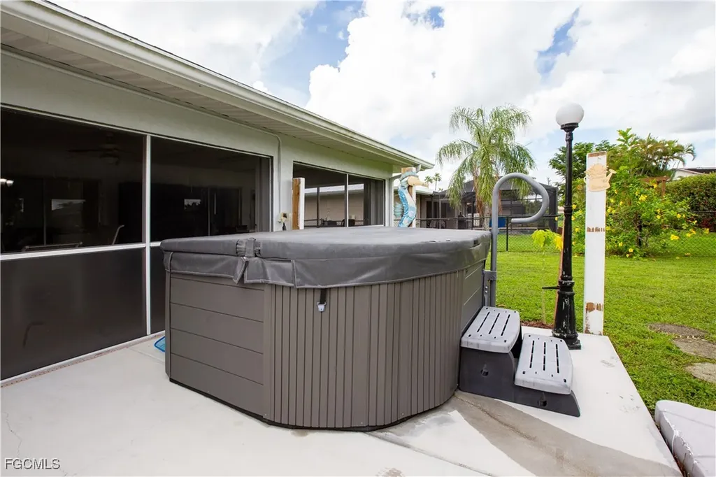 3417 SE 22nd Avenue Cape Coral FL 33904