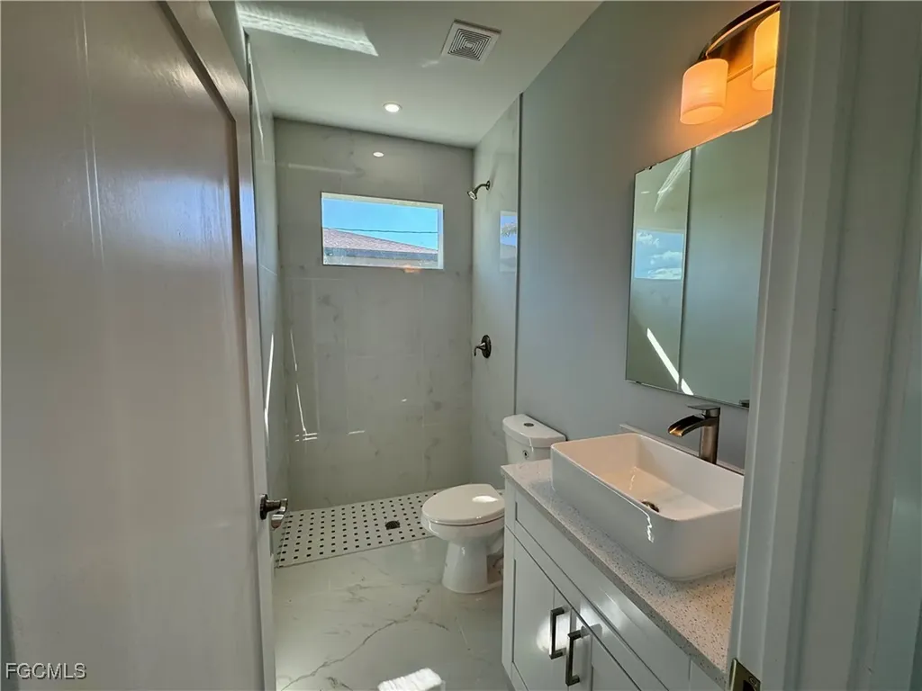 2004 Tropicana Parkway W Cape Coral FL 33993