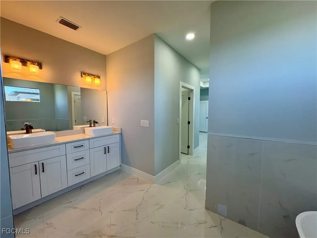 2004 Tropicana Parkway W Cape Coral FL 33993