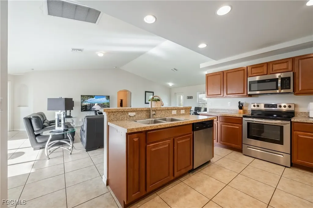 2611 NE 2nd Place Cape Coral FL 33909