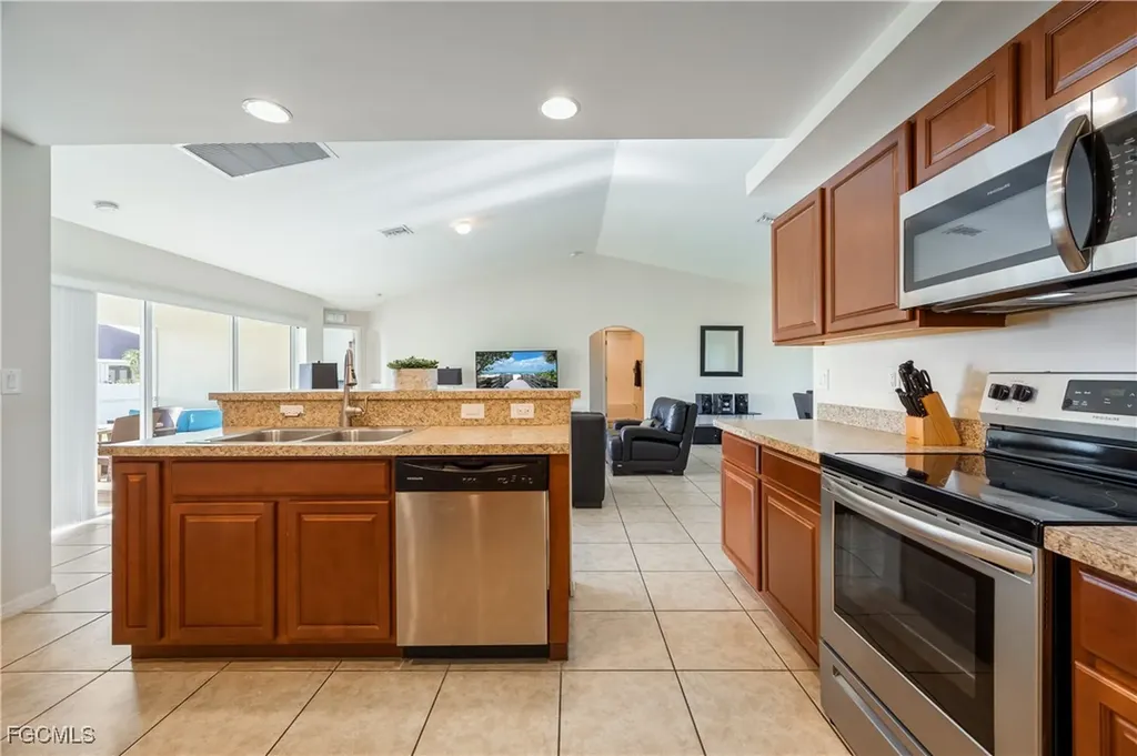 2611 NE 2nd Place Cape Coral FL 33909