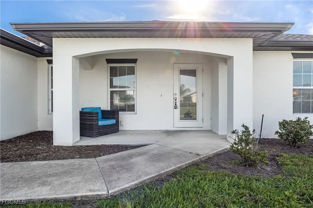 2611 NE 2nd Place Cape Coral FL 33909