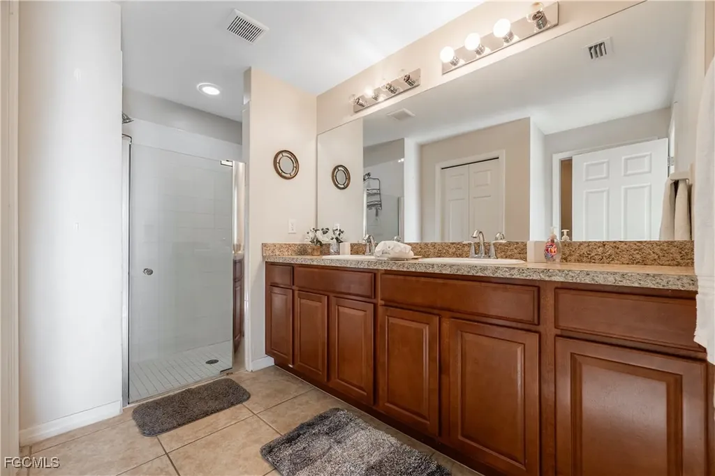 2611 NE 2nd Place Cape Coral FL 33909