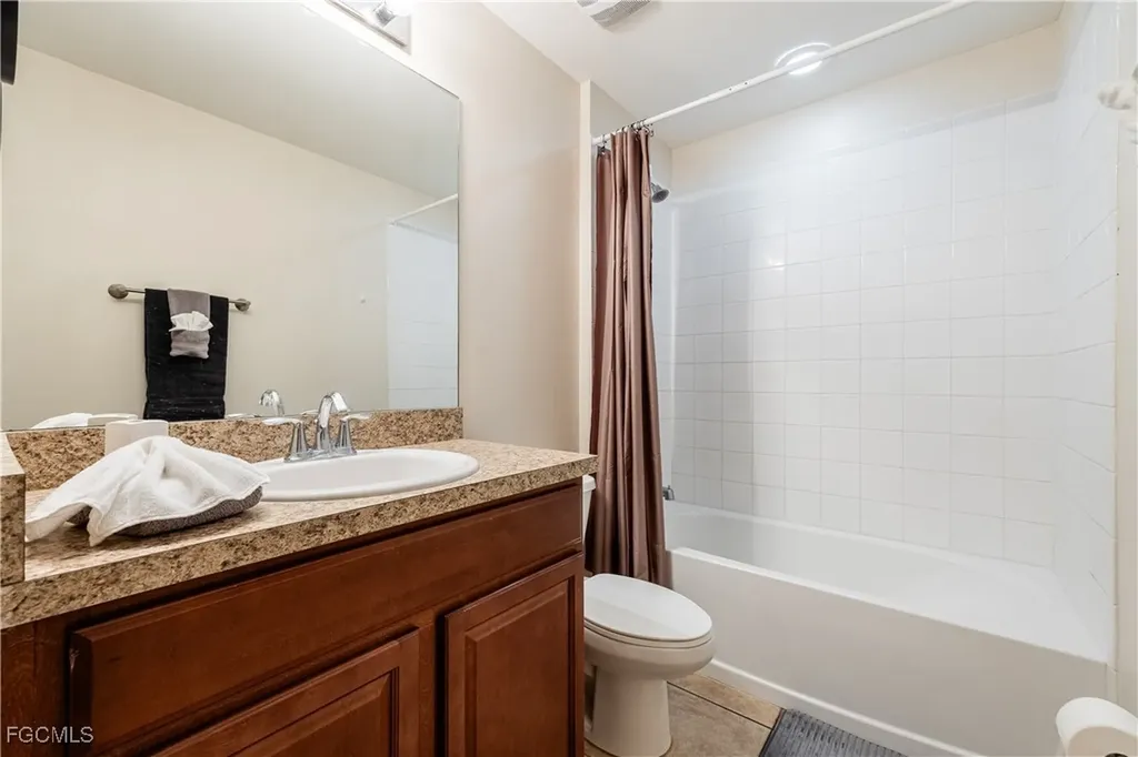 2611 NE 2nd Place Cape Coral FL 33909