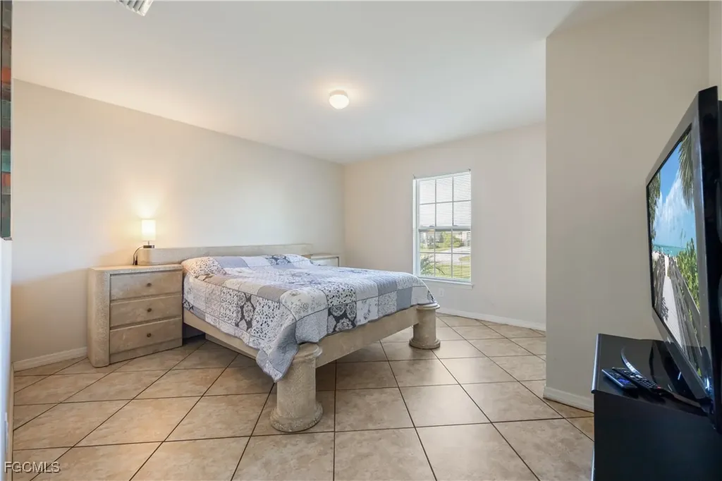 2611 NE 2nd Place Cape Coral FL 33909