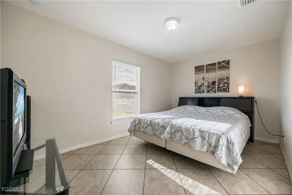 2611 NE 2nd Place Cape Coral FL 33909