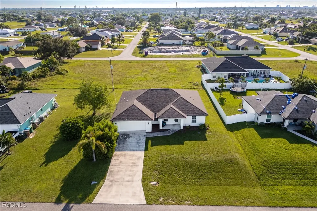 2611 NE 2nd Place Cape Coral FL 33909