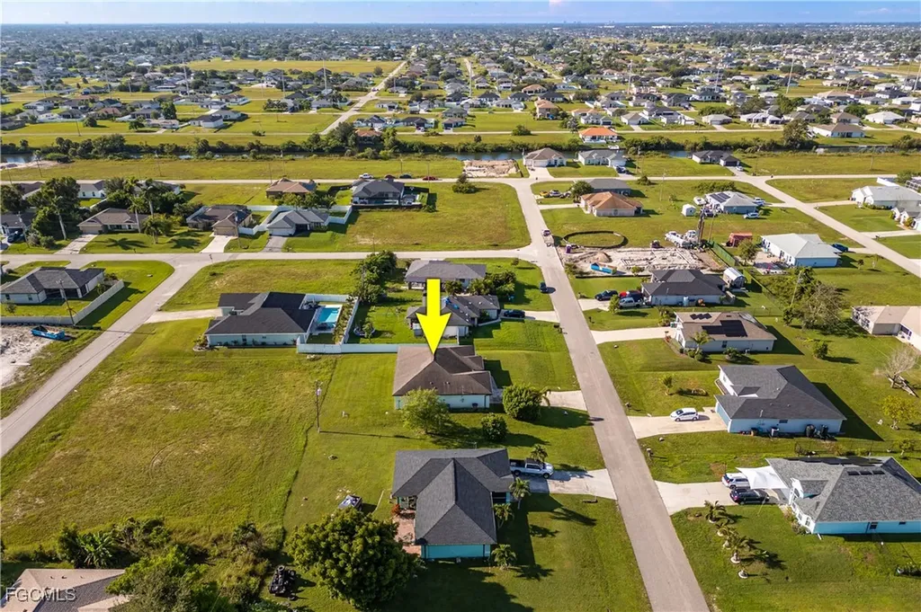 2611 NE 2nd Place Cape Coral FL 33909
