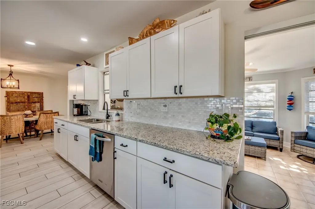 2292 Sapodilla Lane St. James City FL 33956
