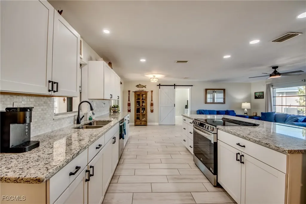 2292 Sapodilla Lane St. James City FL 33956