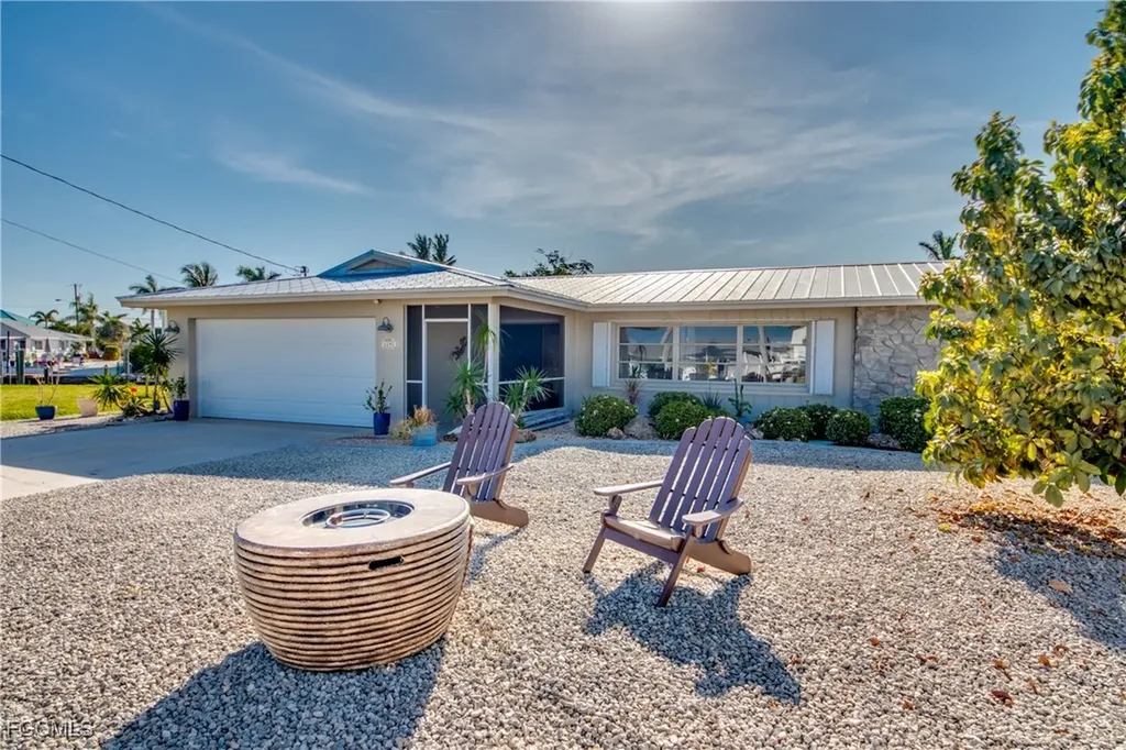 2292 Sapodilla Lane St. James City FL 33956