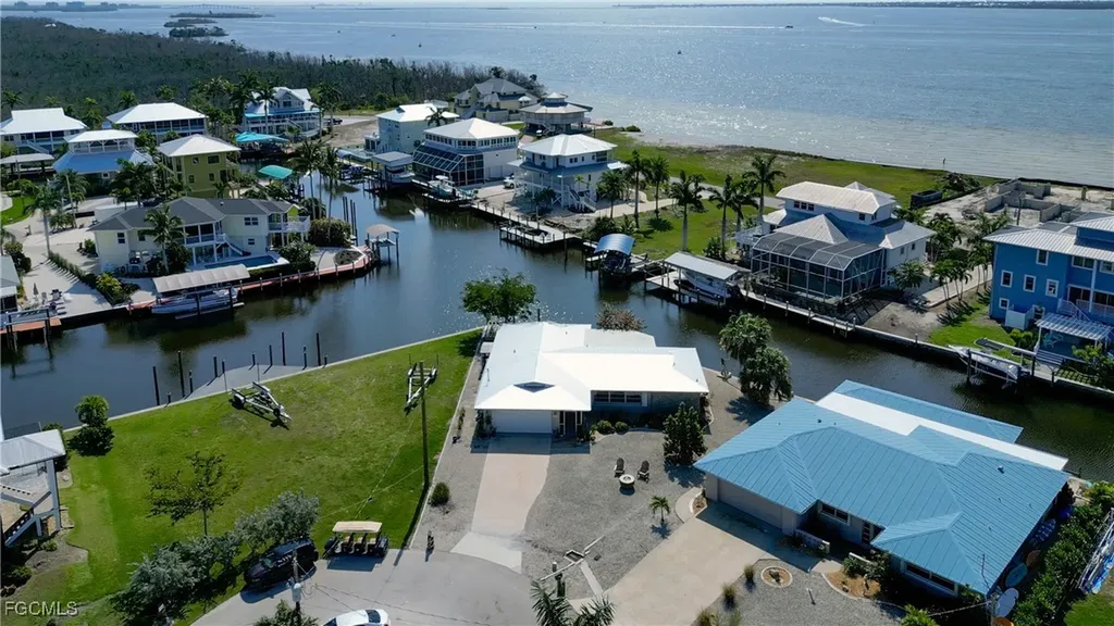 2292 Sapodilla Lane St. James City FL 33956