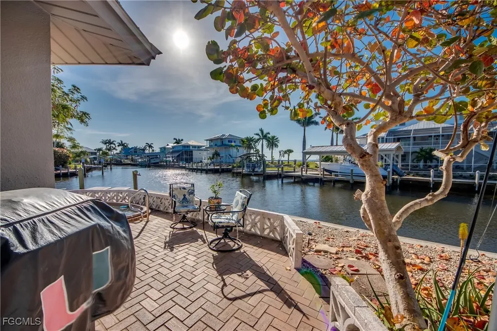 2292 Sapodilla Lane St. James City FL 33956