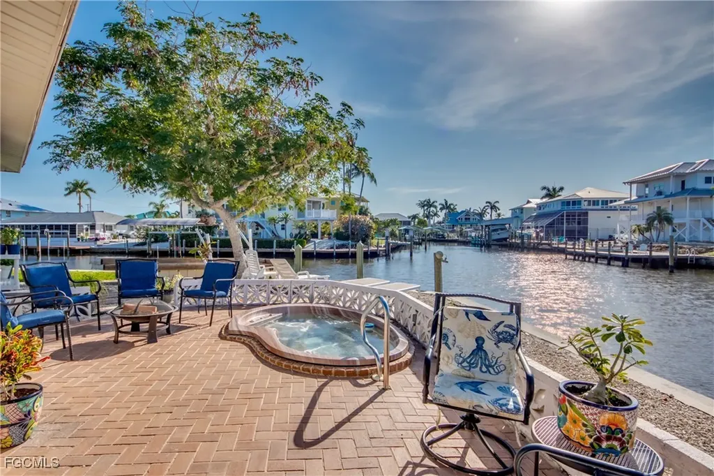 2292 Sapodilla Lane St. James City FL 33956