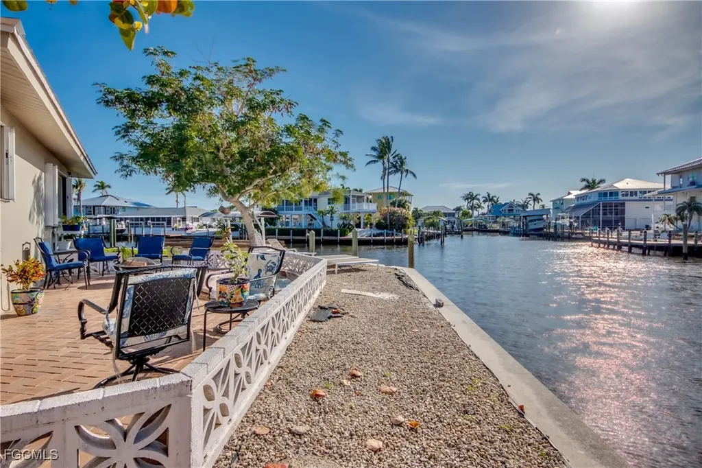 2292 Sapodilla Lane St. James City FL 33956