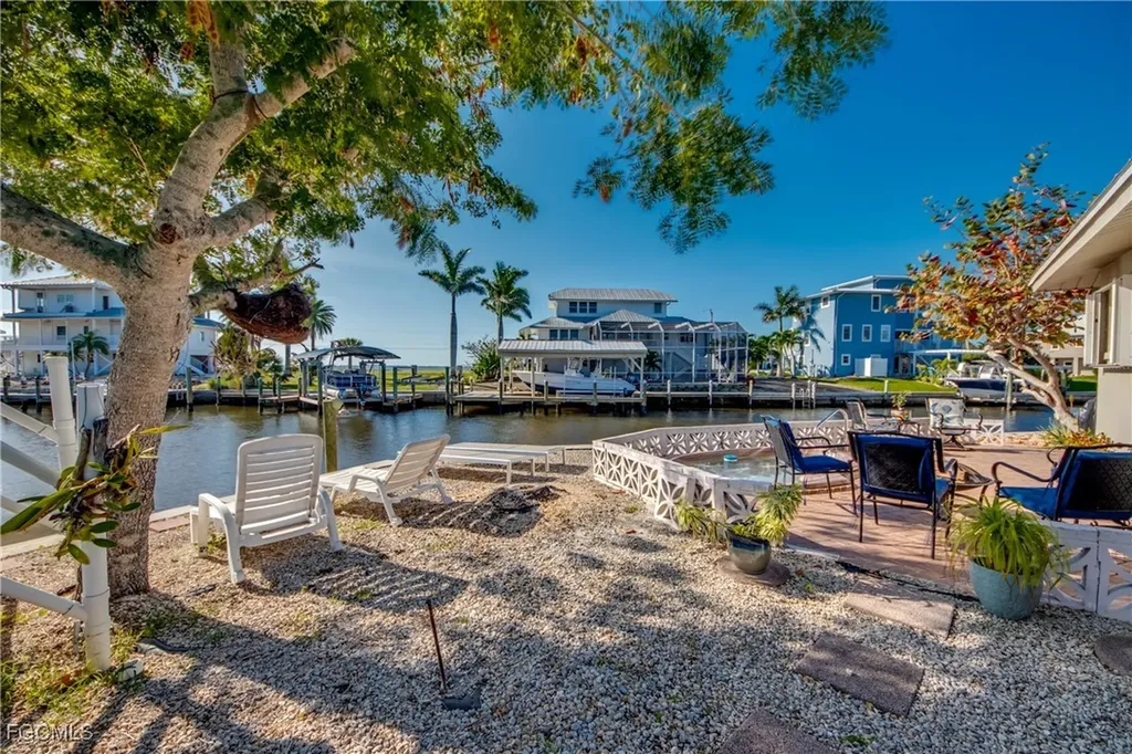 2292 Sapodilla Lane St. James City FL 33956