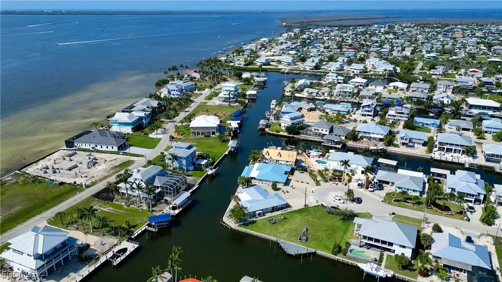 2292 Sapodilla Lane St. James City FL 33956