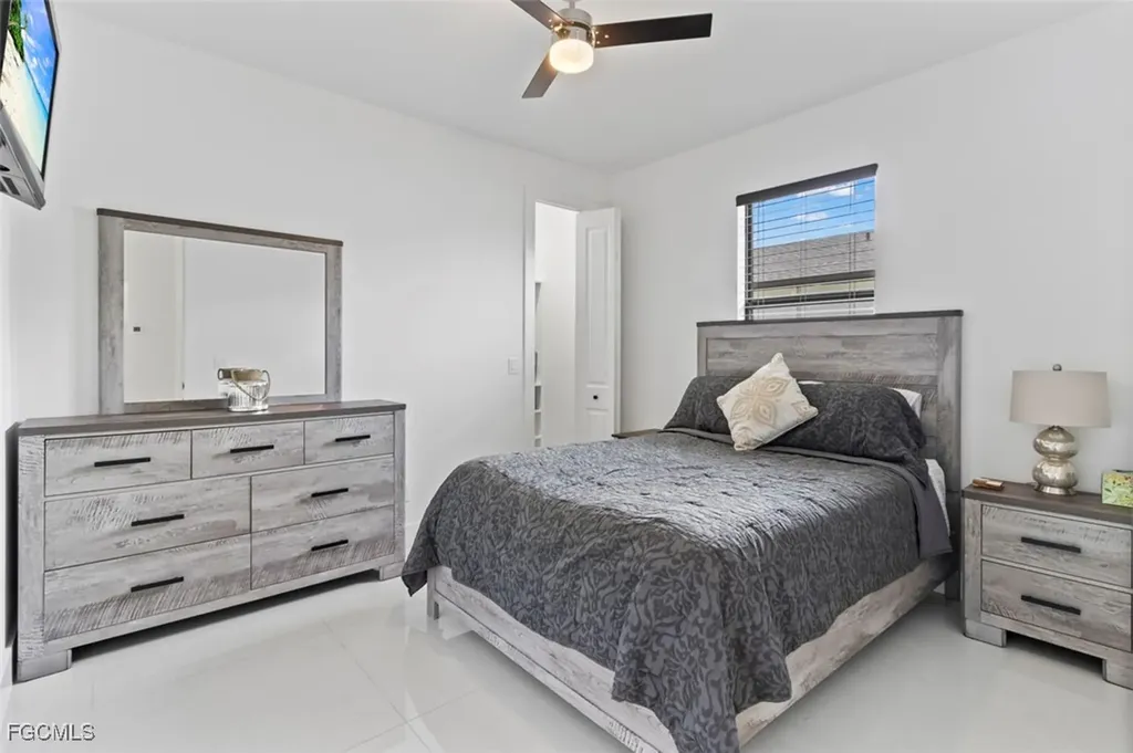1 NW 8th Terrace Cape Coral FL 33993