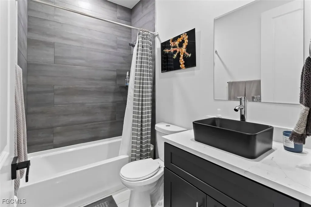1 NW 8th Terrace Cape Coral FL 33993