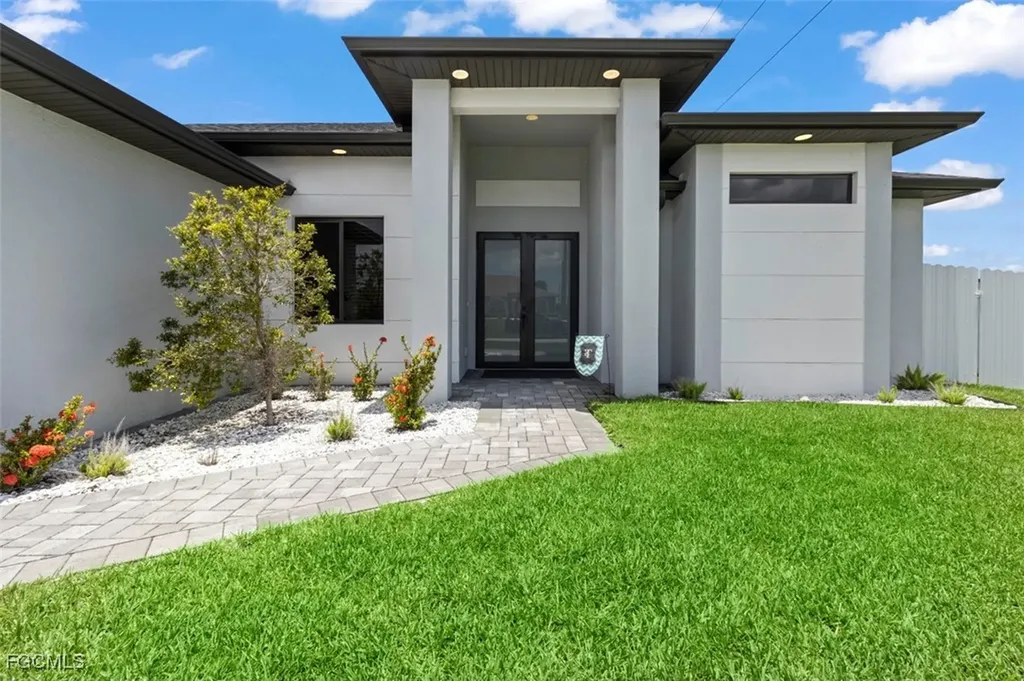 1 NW 8th Terrace Cape Coral FL 33993