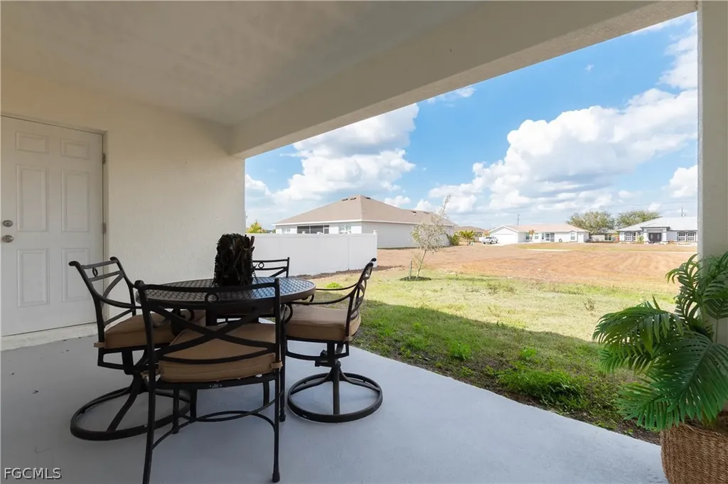 1121 NW 13th Terrace Cape Coral FL 33993