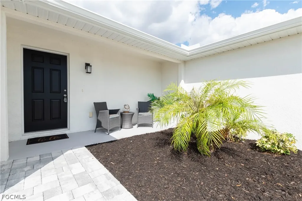 1121 NW 13th Terrace Cape Coral FL 33993