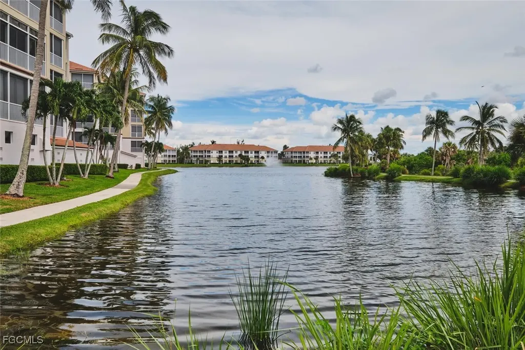 9131 Southmont Cove Fort Myers FL 33908