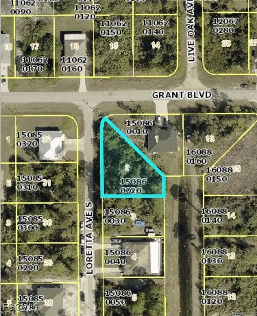 437/439 Loretta Avenue S Lehigh Acres FL 33974