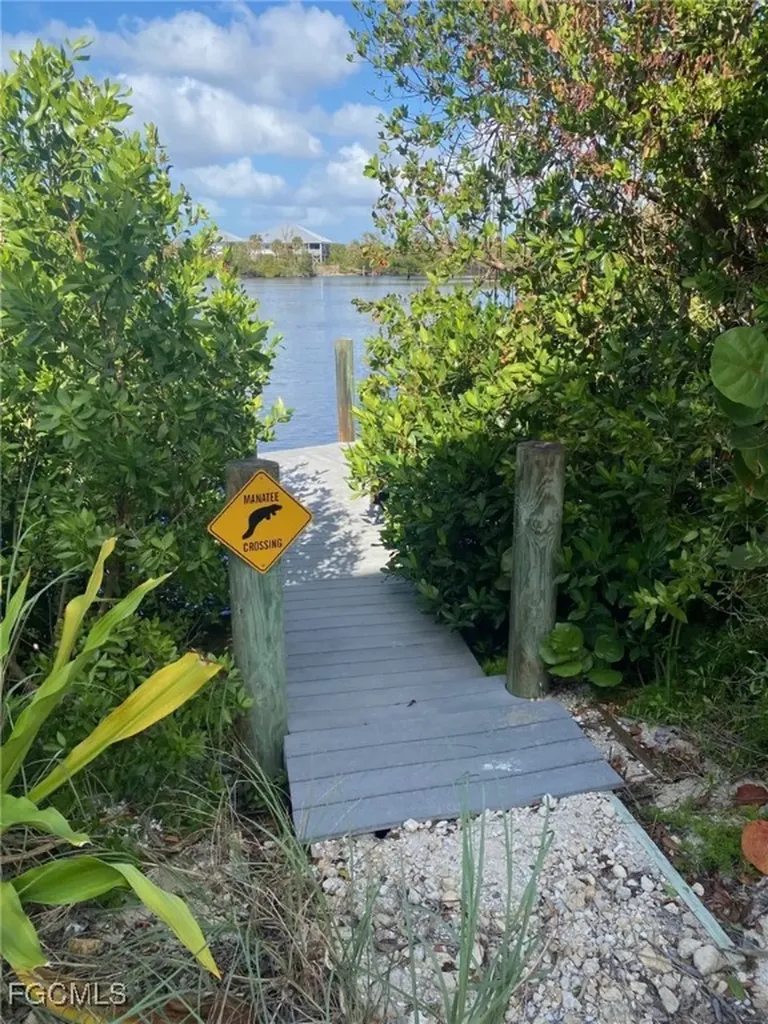 2320 Wooster Lane Sanibel FL 33957