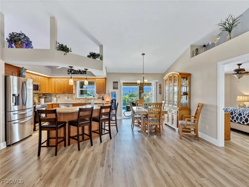 2707 NE 5th Place Cape Coral FL 33909