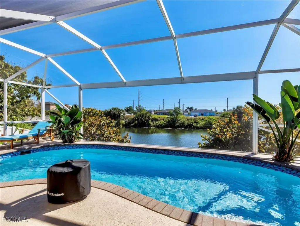 2707 NE 5th Place Cape Coral FL 33909