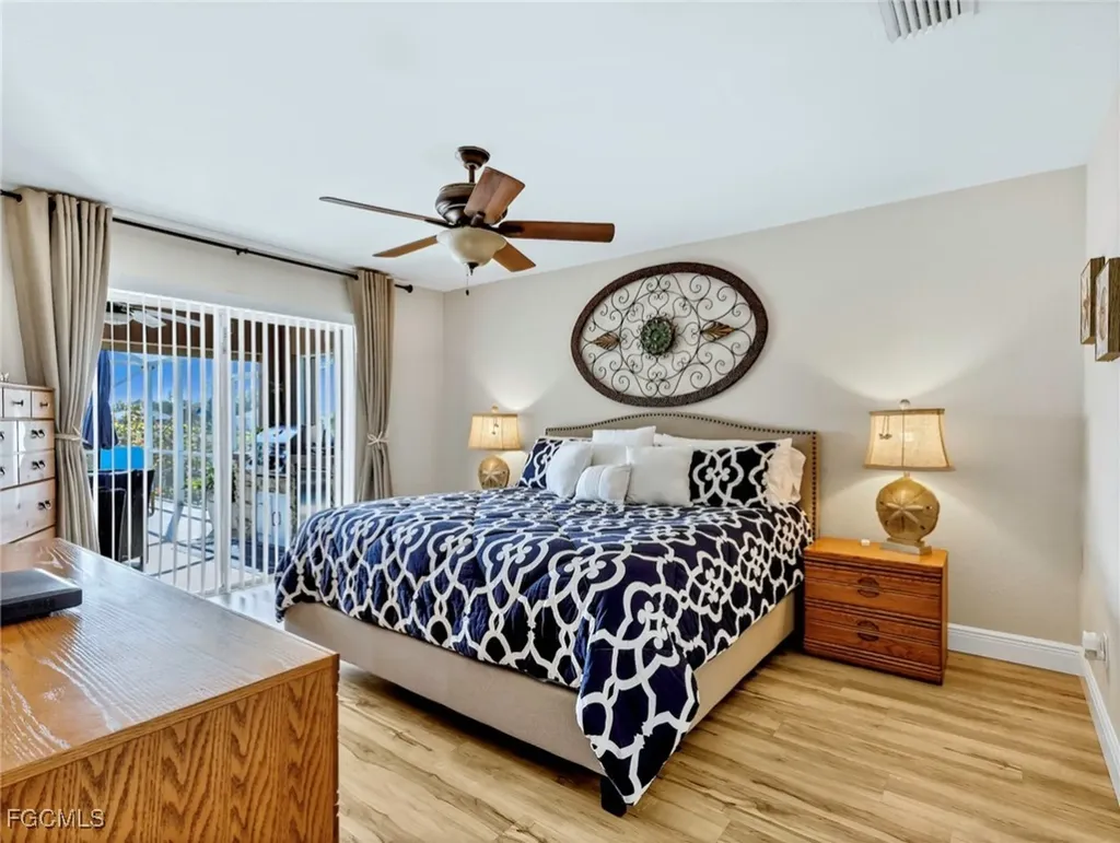 2707 NE 5th Place Cape Coral FL 33909