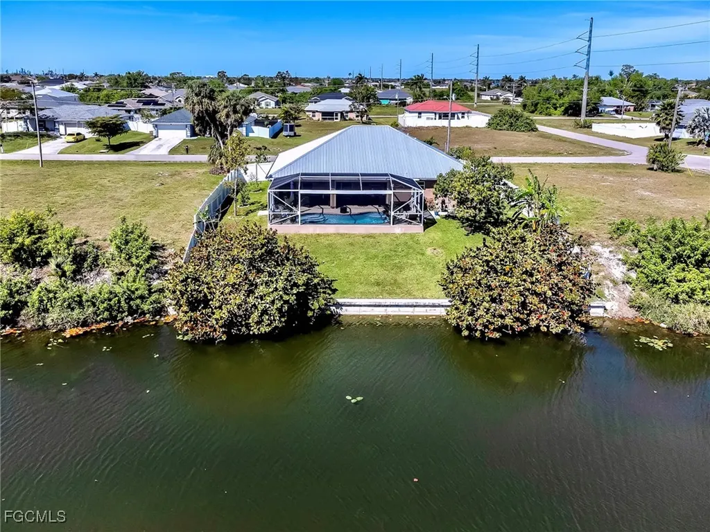 2707 NE 5th Place Cape Coral FL 33909