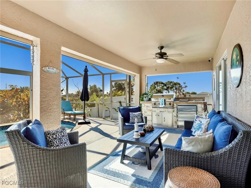 2707 NE 5th Place Cape Coral FL 33909