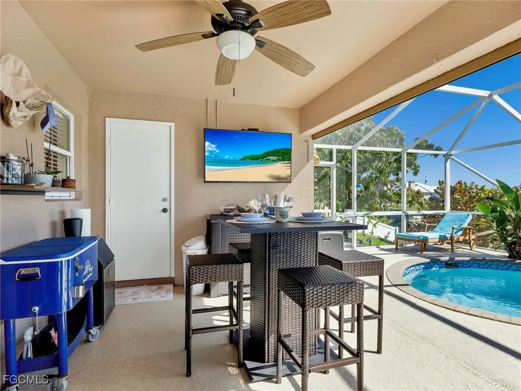 2707 NE 5th Place Cape Coral FL 33909