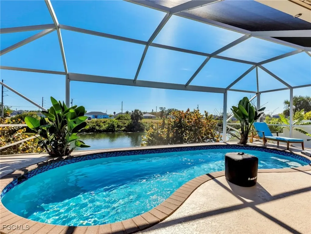 2707 NE 5th Place Cape Coral FL 33909