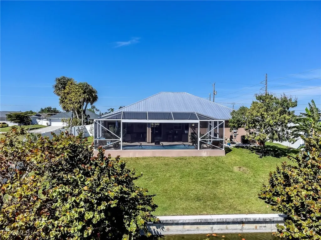 2707 NE 5th Place Cape Coral FL 33909