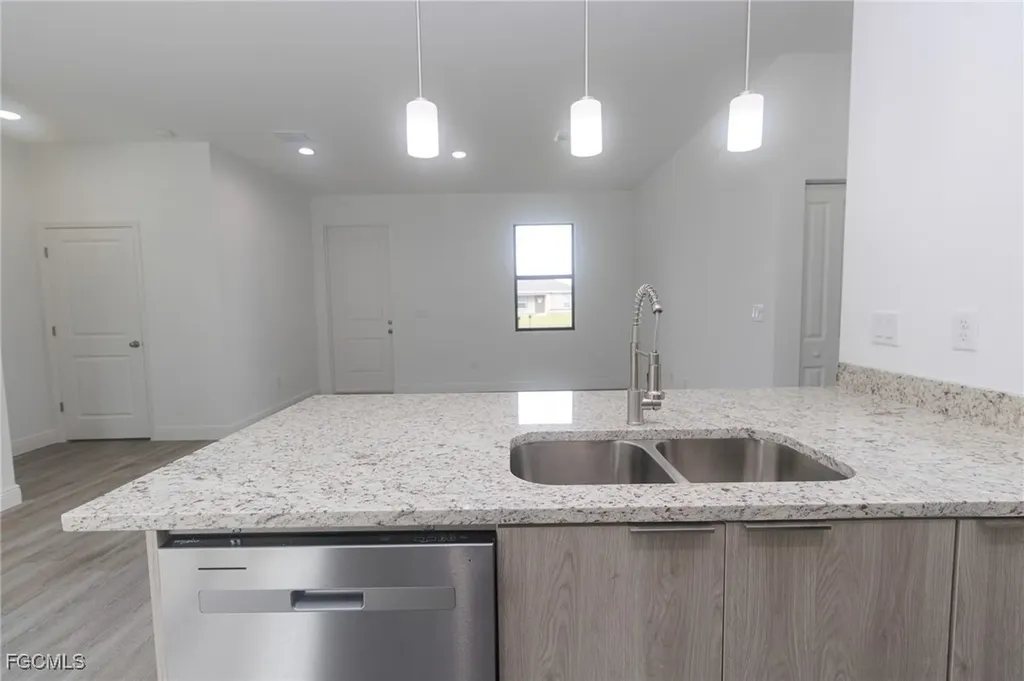 8038 Rolling Circle Labelle FL 33935