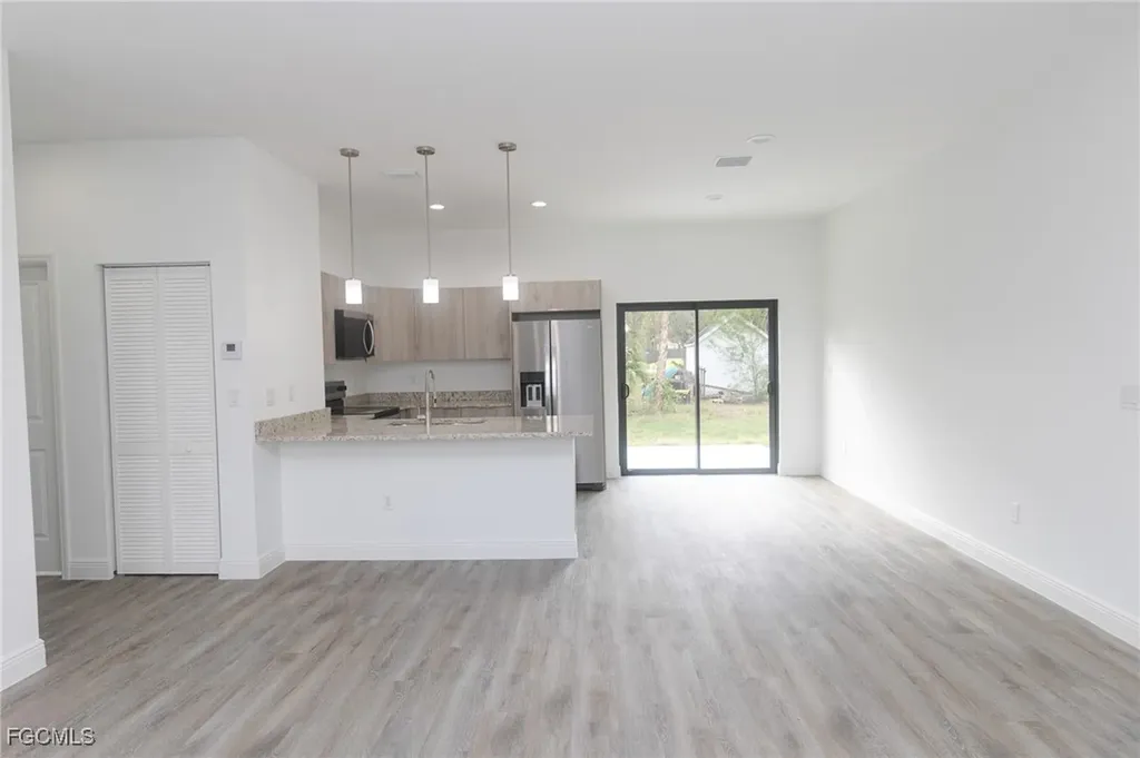 8038 Rolling Circle Labelle FL 33935