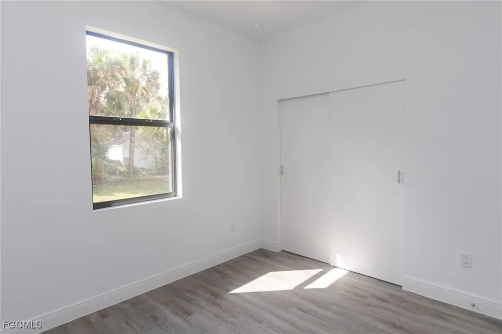 8038 Rolling Circle Labelle FL 33935