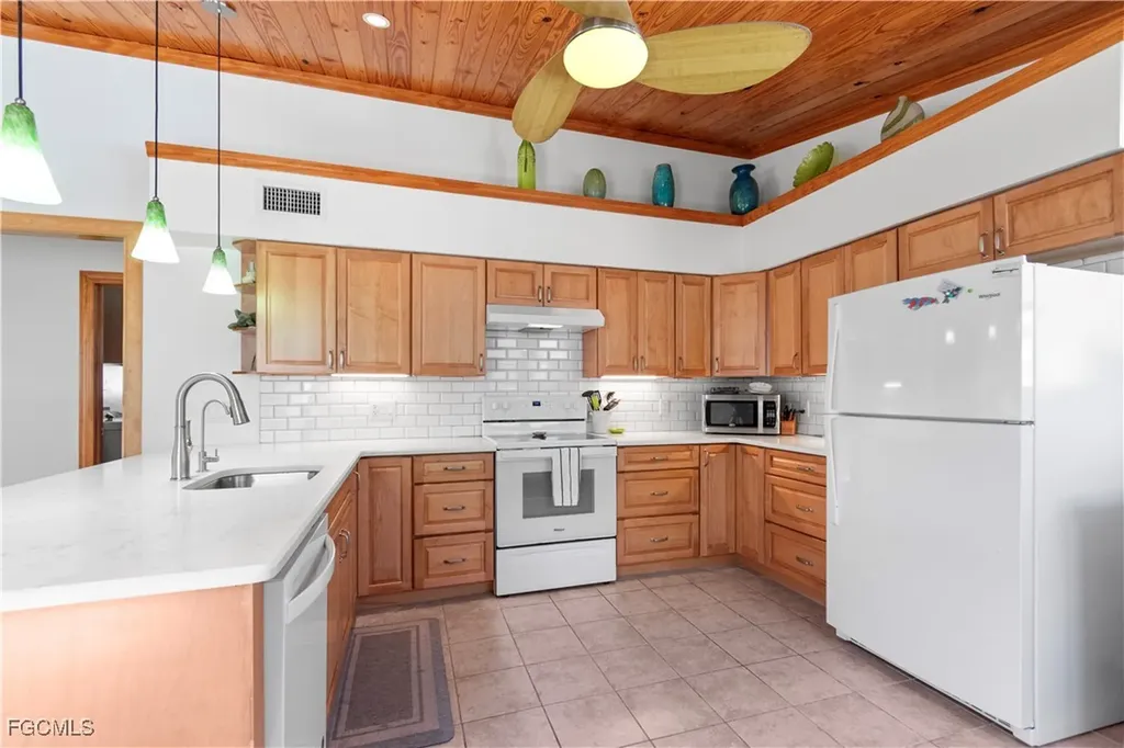 150 Pearl Street Fort Myers Beach FL 33931