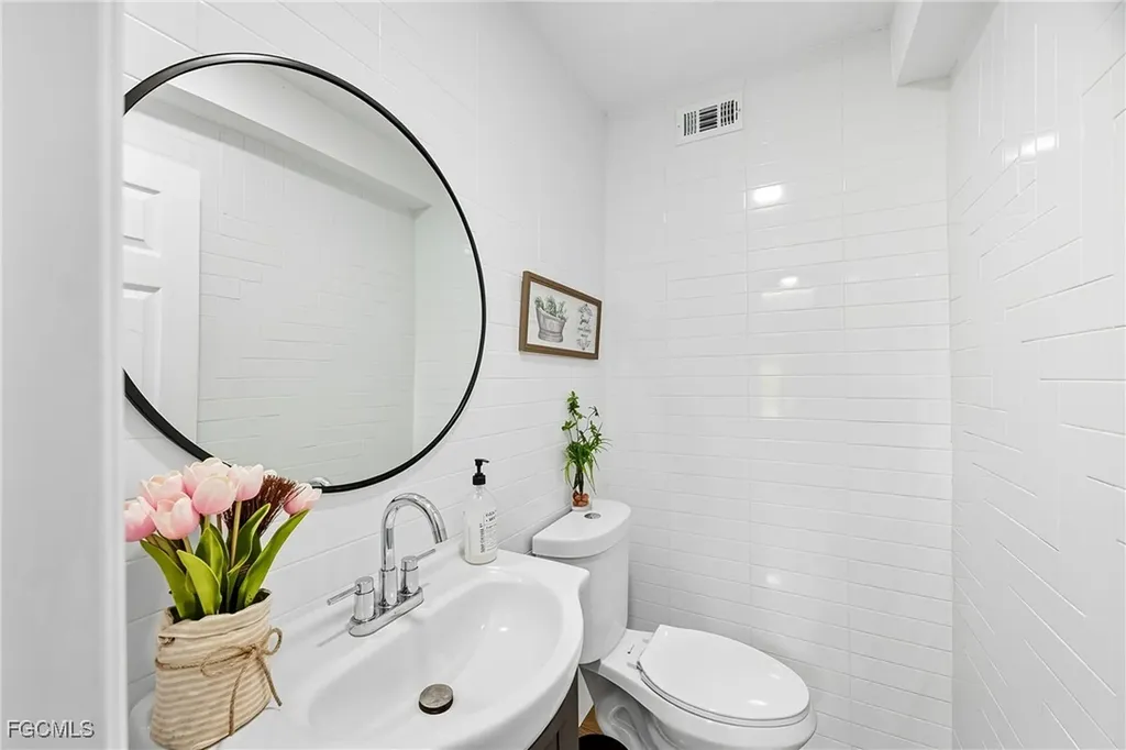 7171 Penzance Boulevard Fort Myers FL 33966