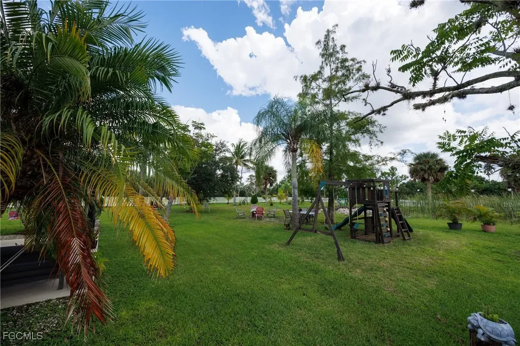 7171 Penzance Boulevard Fort Myers FL 33966