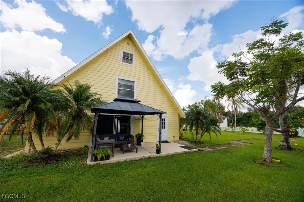 7171 Penzance Boulevard Fort Myers FL 33966