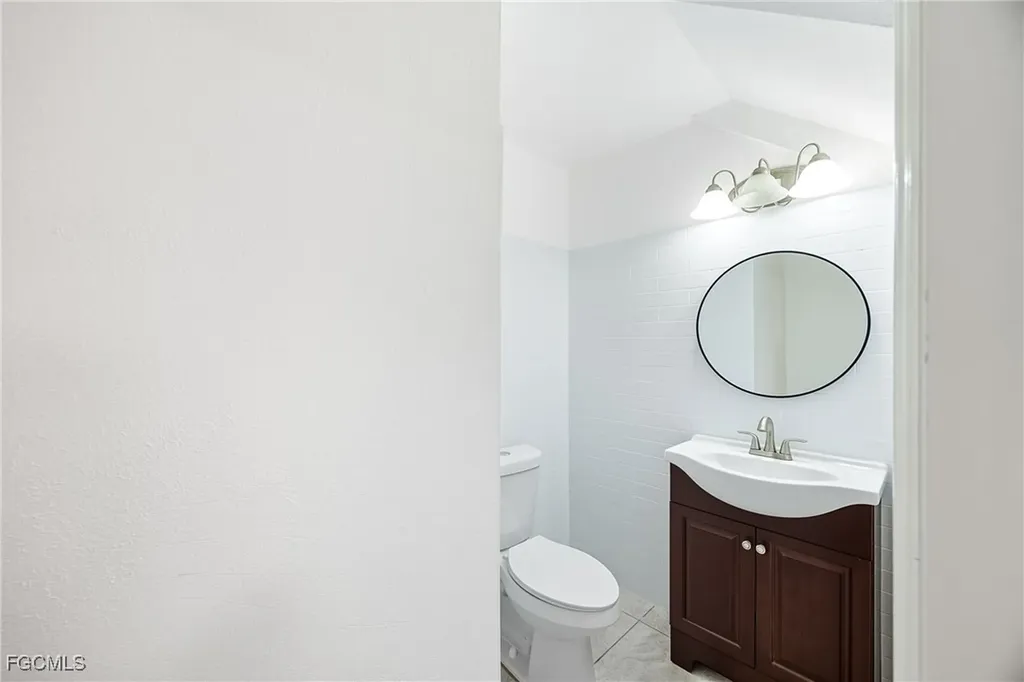 7171 Penzance Boulevard Fort Myers FL 33966