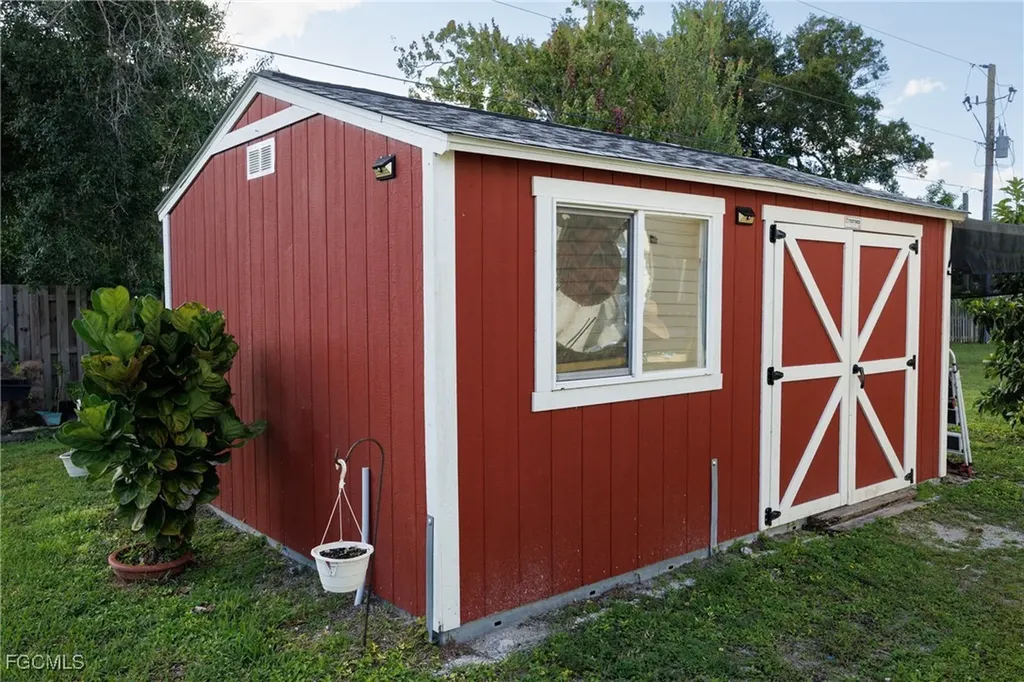 7171 Penzance Boulevard Fort Myers FL 33966