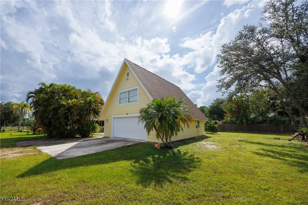 7171 Penzance Boulevard Fort Myers FL 33966