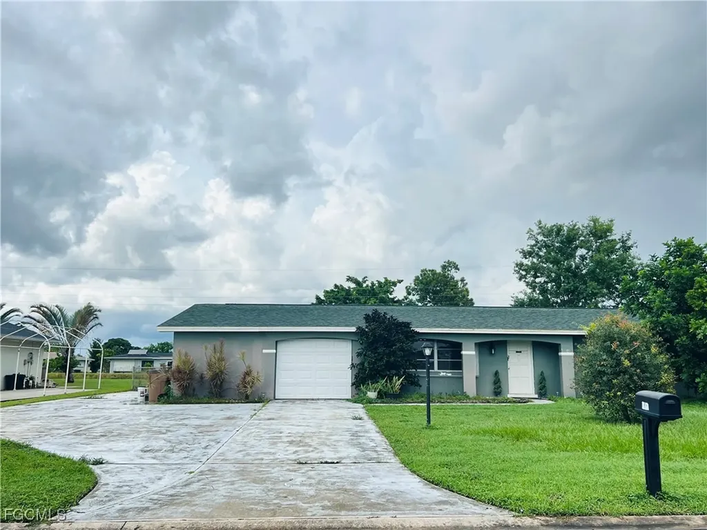 1543 Medford Place Lehigh Acres FL 33936