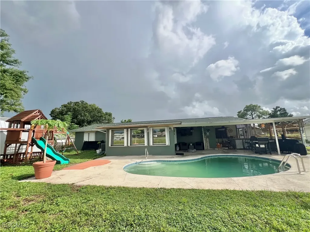 1543 Medford Place Lehigh Acres FL 33936