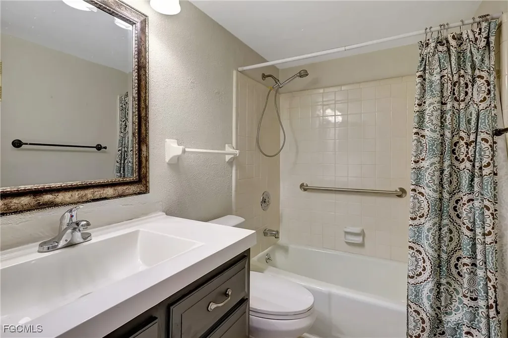 4906 Victoria Drive Cape Coral FL 33904